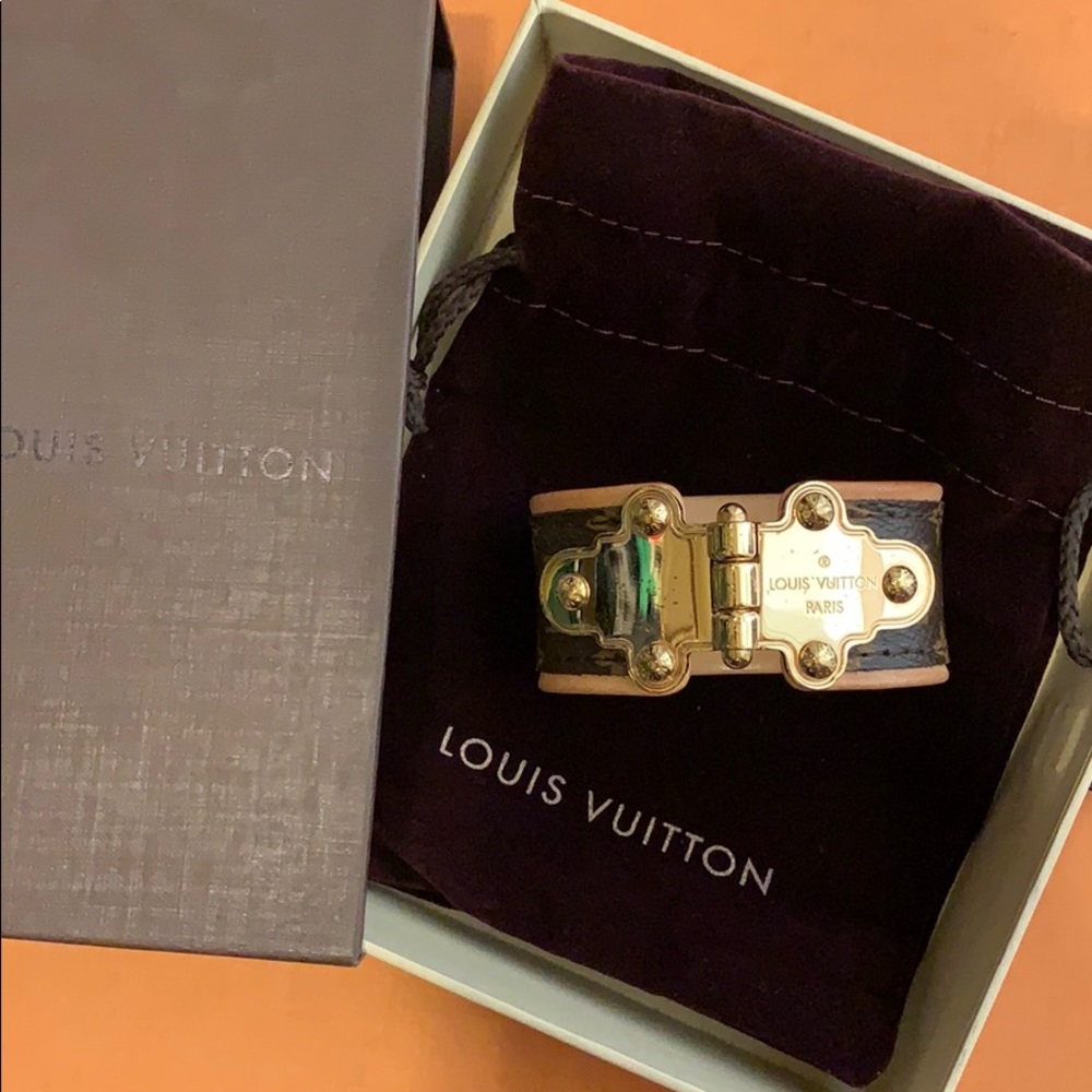 LV cuff/bracelet